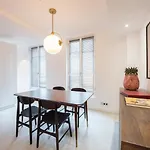 O'lord, 4 Etoiles, De Luxe Champs-elysees