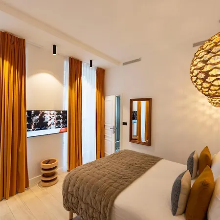 O'lord, 4 Etoiles, De Luxe Champs-elysees *