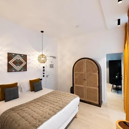 O'lord, 4 Etoiles, De Luxe Champs-elysees *