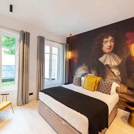 O'lord, 4 Etoiles, De Luxe Champs-elysees