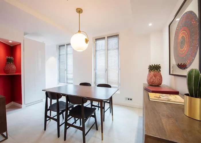 O'lord, 4 Etoiles, De Luxe Champs-elysees