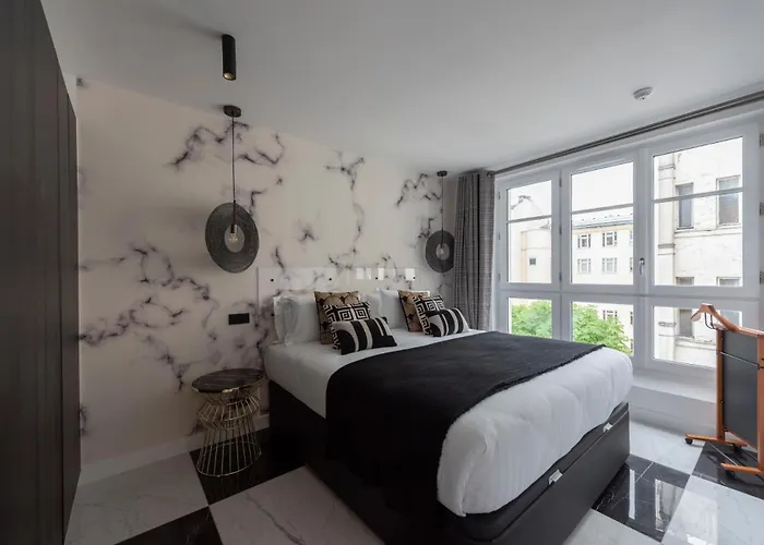 O'lord, 4 Etoiles, De Luxe Champs-elysees Daire Paris