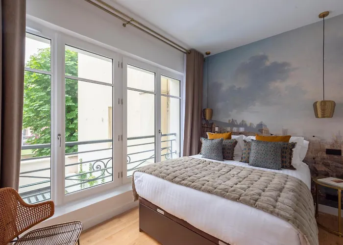 O'lord, 4 Etoiles, De Luxe Champs-elysees *