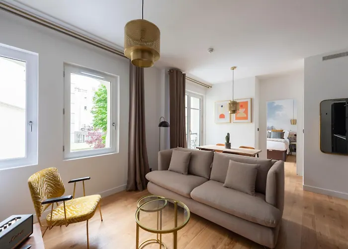 O'lord, 4 Etoiles, De Luxe Champs-elysees Daire Paris