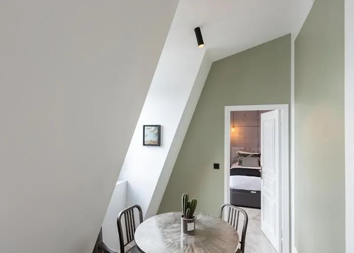 O'lord, 4 Etoiles, De Luxe Champs-elysees Daire