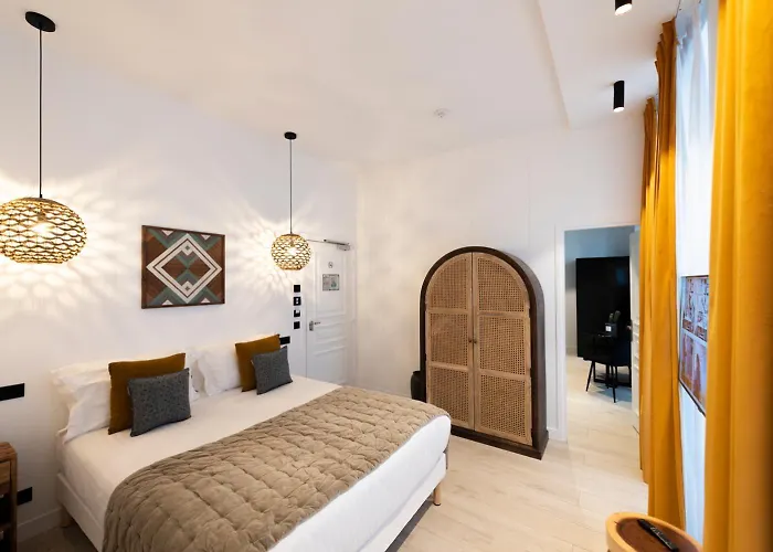 O'lord, 4 Etoiles, De Luxe Champs-elysees *