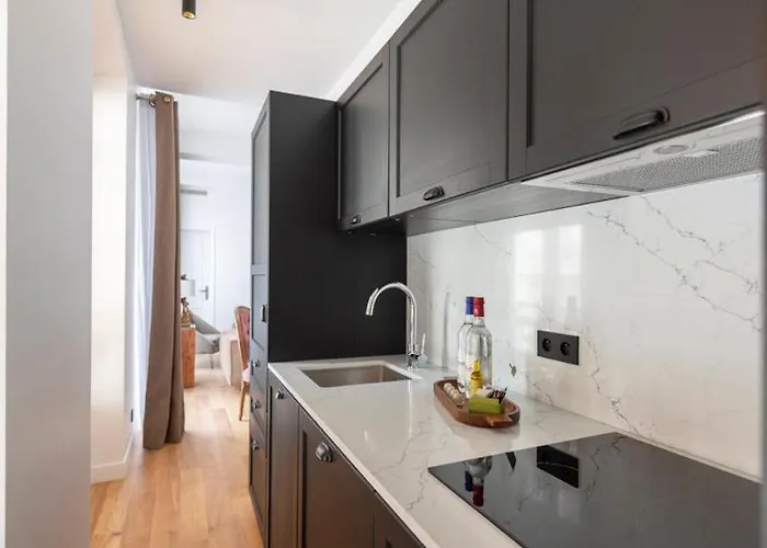 O'lord, 4 Etoiles, De Luxe Champs-elysees