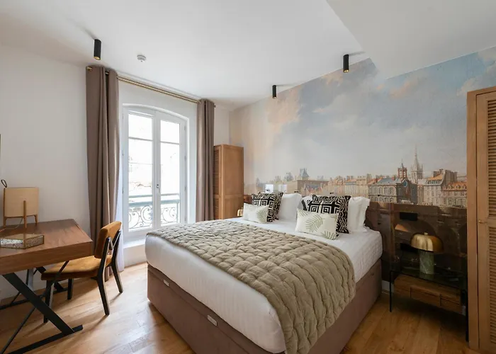 O'lord, 4 Etoiles, De Luxe Champs-elysees Daire