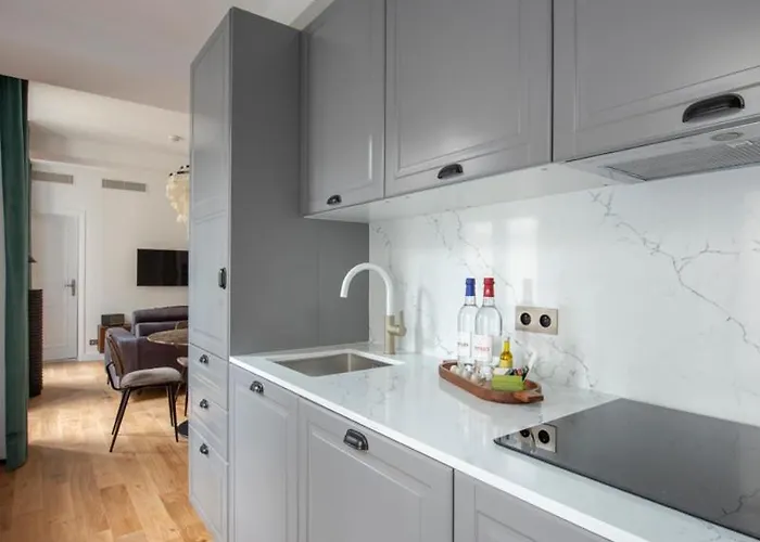 O'lord, 4 Etoiles, De Luxe Champs-elysees *