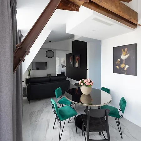 O'lord, 4 Etoiles, De Luxe Champs-elysees