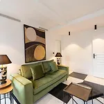 O'lord, 4 Etoiles, De Luxe Champs-elysees