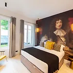 O'lord, 4 Etoiles, De Luxe Champs-elysees